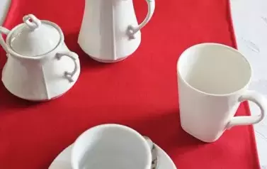 Zastawa stołowa oraz akcesoria kuchenne 6
