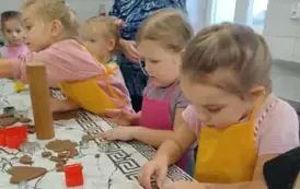 Międzypokoleniowe warsztaty pieczenia piernik&oacute;w 2