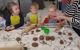 Międzypokoleniowe warsztaty pieczenia piernik&oacute;w 6