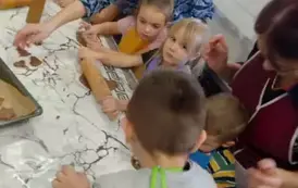 Międzypokoleniowe warsztaty pieczenia piernik&oacute;w 9