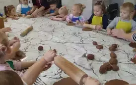 Międzypokoleniowe warsztaty pieczenia piernik&oacute;w 17